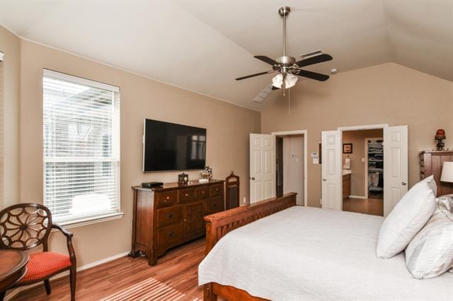 Building Photo - 1700 Bluebird Dr