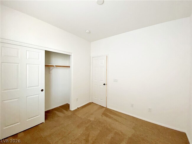 Building Photo - 682 Homewillow Ave