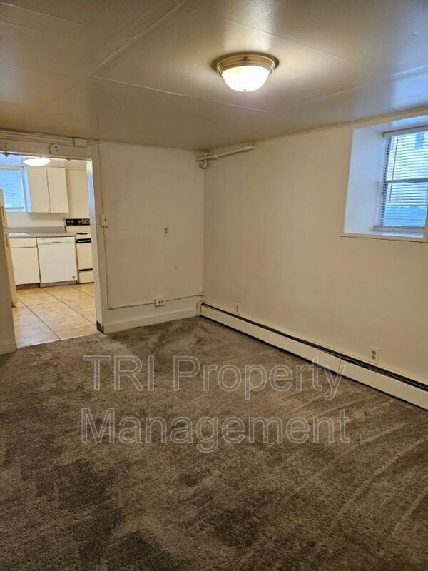 Building Photo - 925 12th St