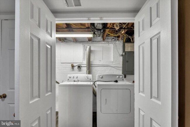 Building Photo - 1002 Chillum Rd