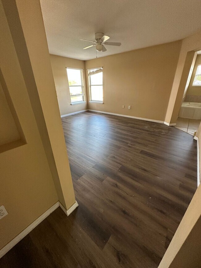 Building Photo - Beautiful Home in Parkview at Lake Shore