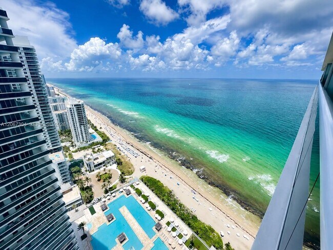 Building Photo - 1830 S Ocean Dr