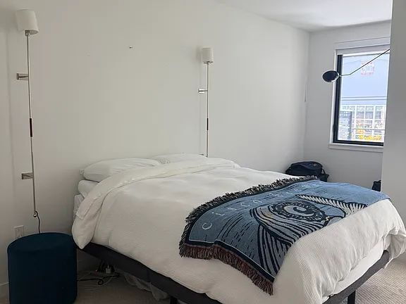 Building Photo - "Charming Urban Oasis: Spacious 1-Bedroom Retreat in the Heart of San Francisco!"
