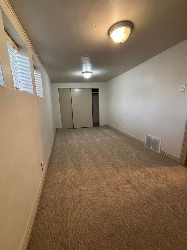 Building Photo - Salt Lake Cottage home 3 bed, 2 baths