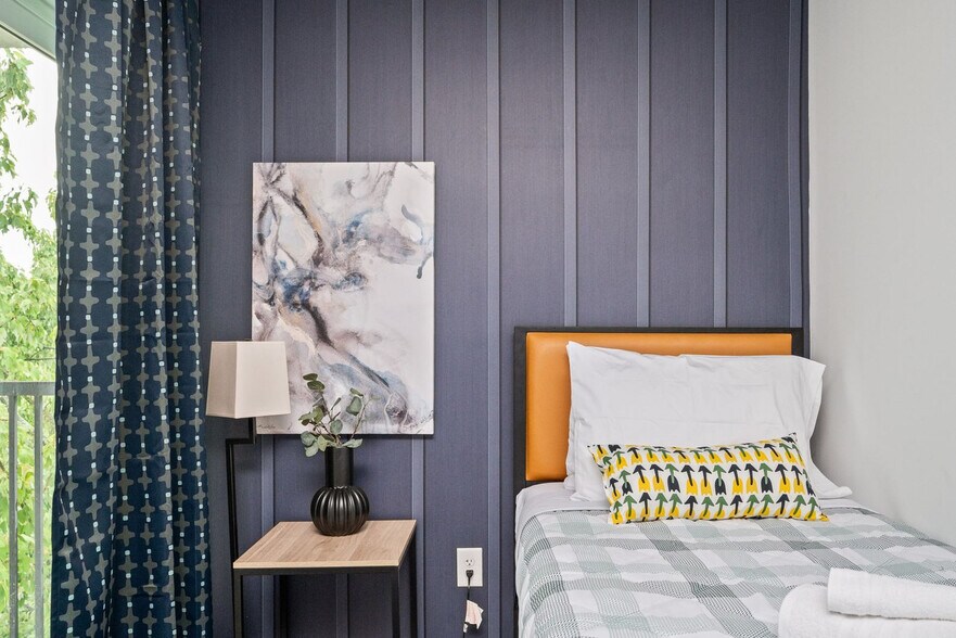 Building Photo - 542 Boulevard NE