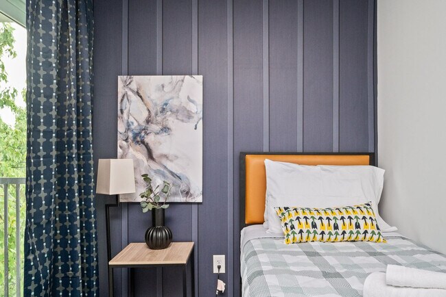 Building Photo - 542 Boulevard NE