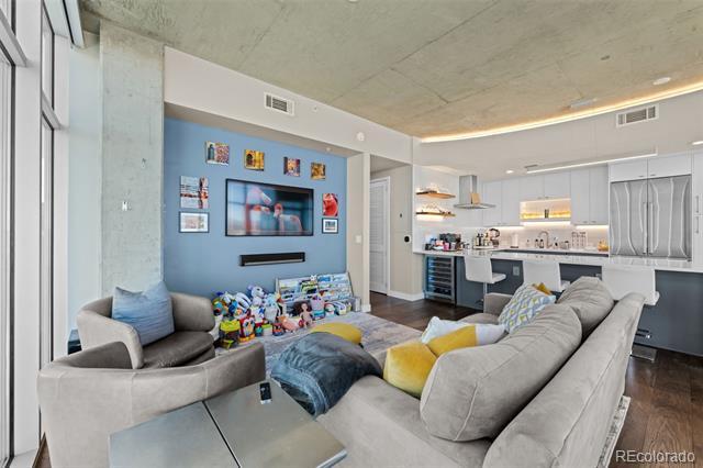 Building Photo - 1700 Bassett St