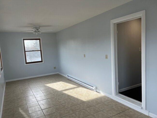 Building Photo - 261 S Cherry St