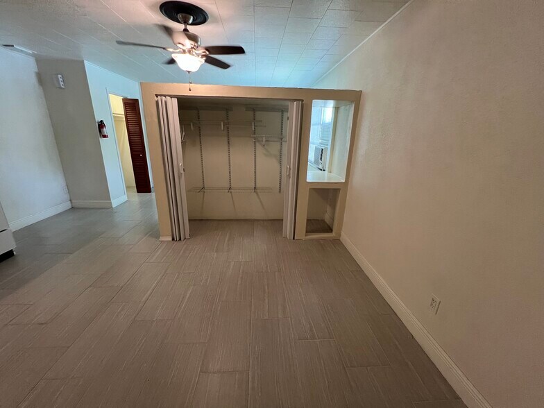 Building Photo - 1005 Vine St