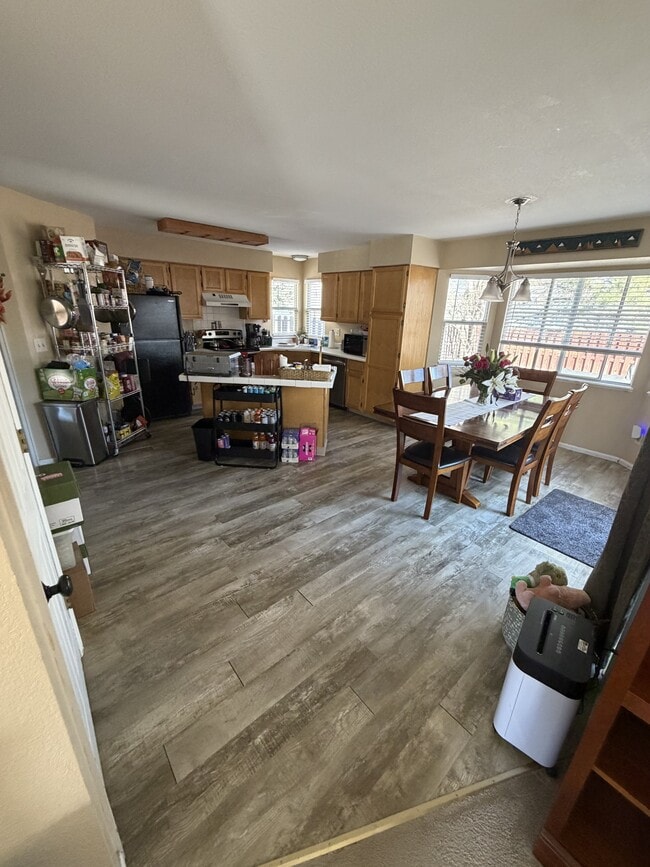 Building Photo - 4268 Stoneridge Dr