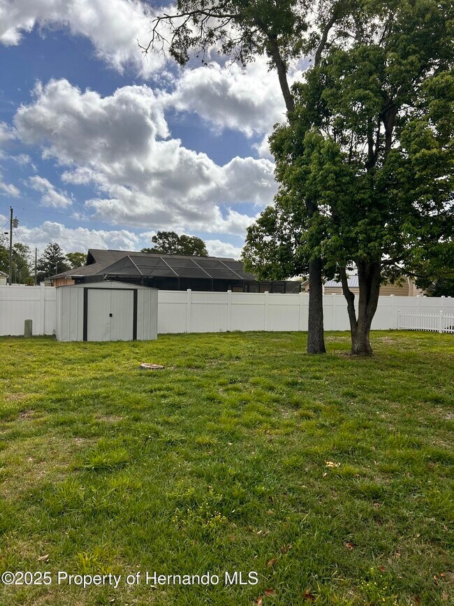 Building Photo - 10405 Lafoy Rd