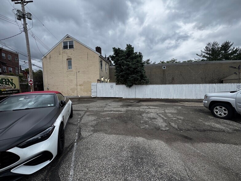 Building Photo - 5107 Berlin Way