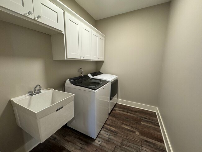 Building Photo - 312 61st St SW