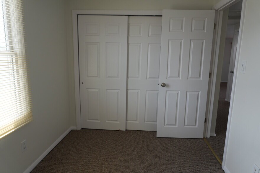 Building Photo - 132 Carle Rd