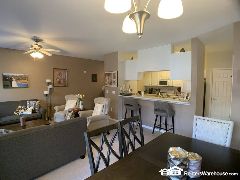 Building Photo - 6255 Beechtree Dr