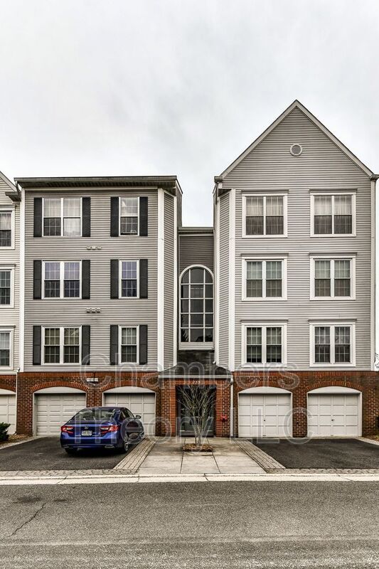 Building Photo - 275 S Pickett St