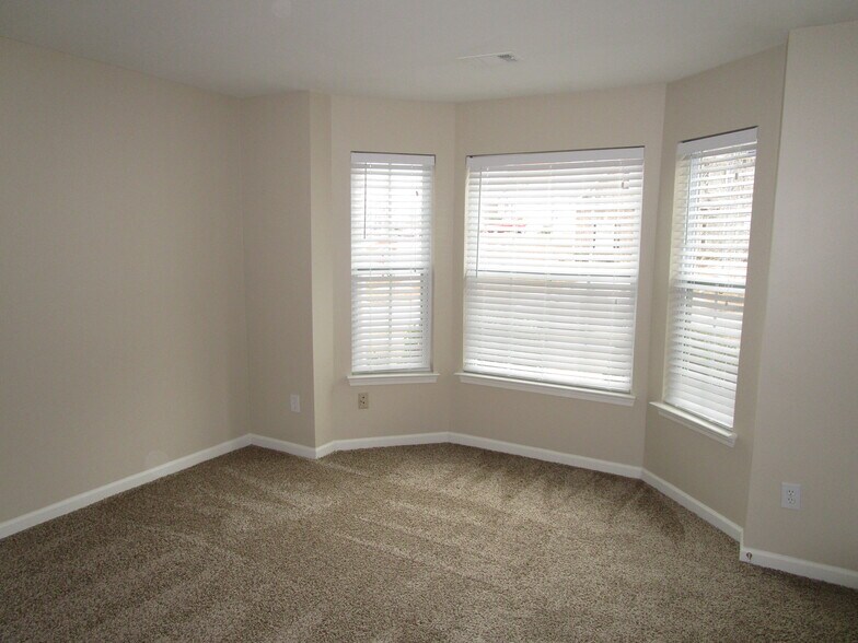 Building Photo - 4178 Ash Tree St