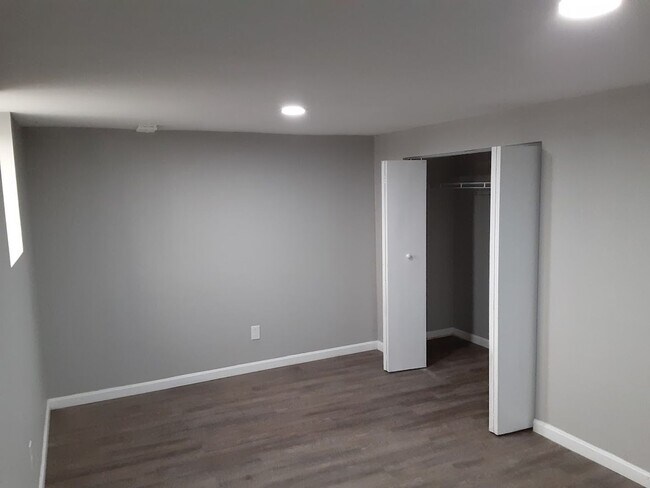 Building Photo - 112 S 46th St