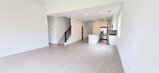 Building Photo - 6319 Seafoam Lake Dr