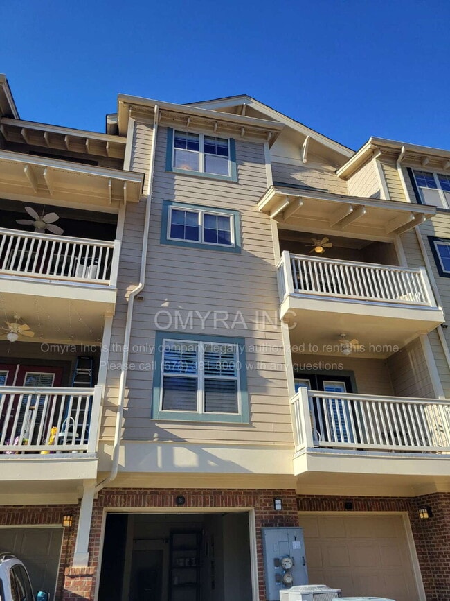 Building Photo - Stunning Townhome Overlooking Beltline at Grant Park!