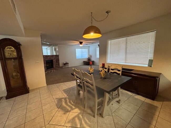 Building Photo - 3 Bedroom - 2 Bath Home