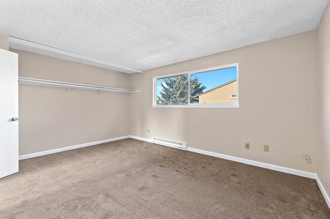 Building Photo - 325 N 29th Ave