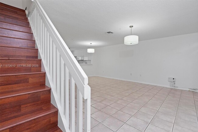 Building Photo - 706 NW 108th Terrace