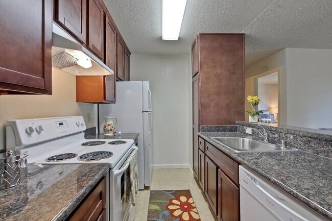 Building Photo - 39452 Stratton Common