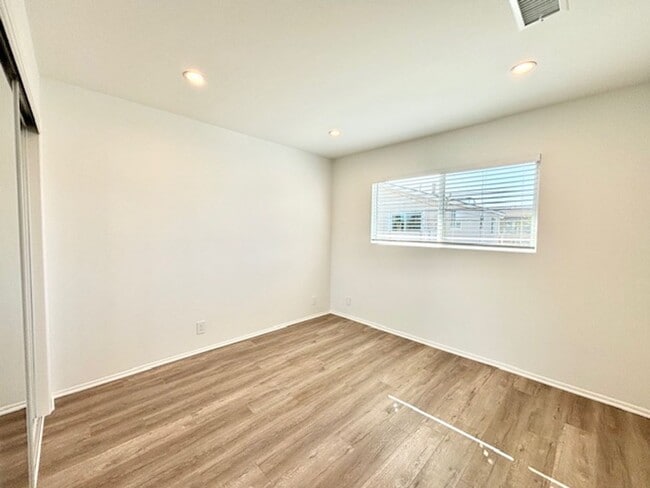Building Photo - 136 Ventura Ave
