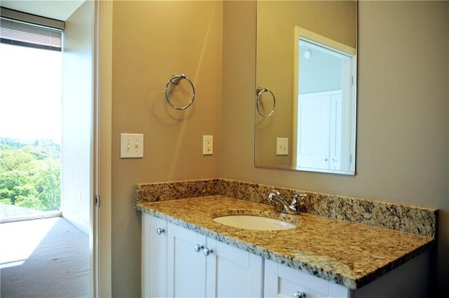 Building Photo - 2795 Peachtree Rd