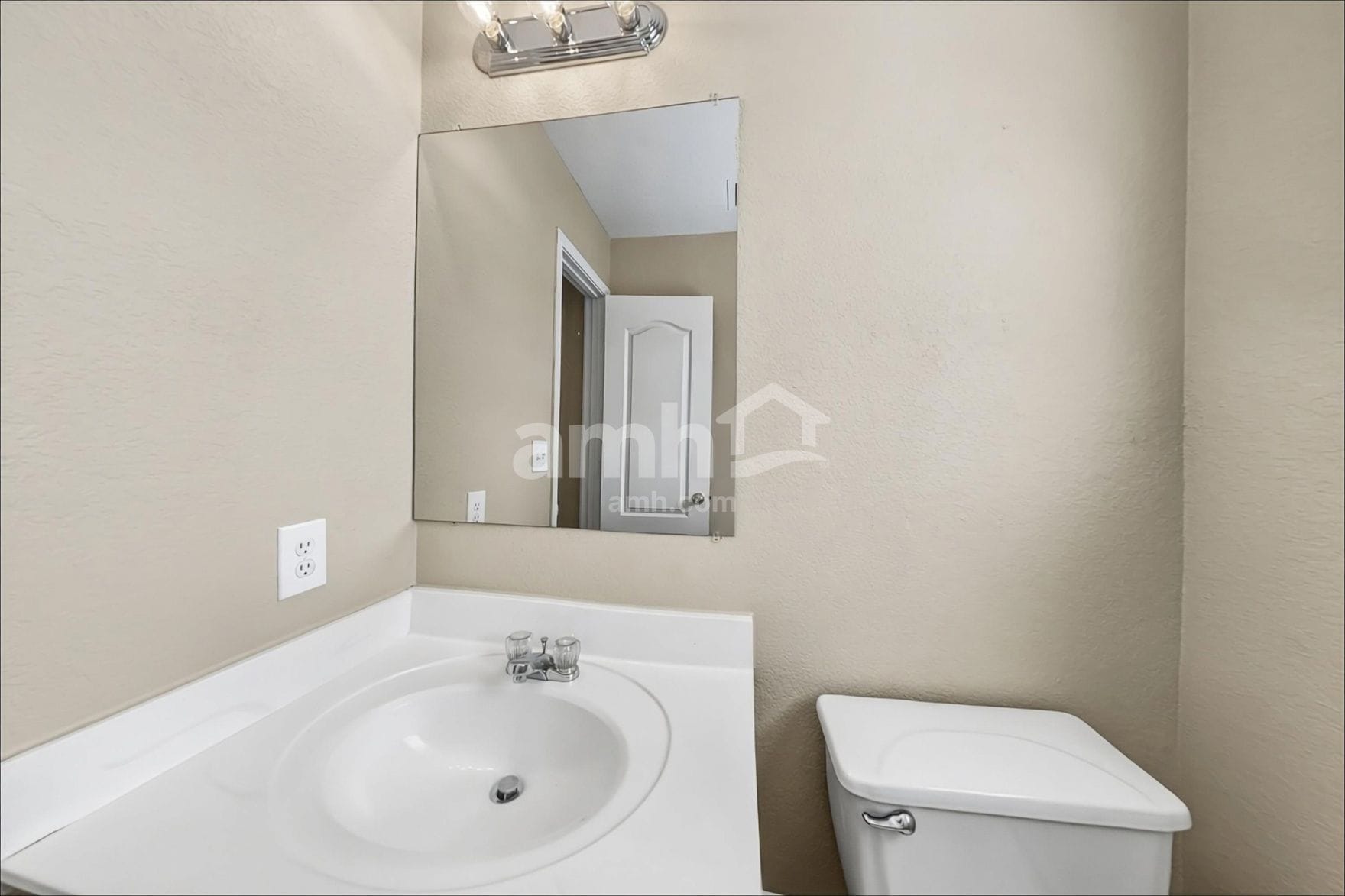 Building Photo - 7522 Drake Cyn
