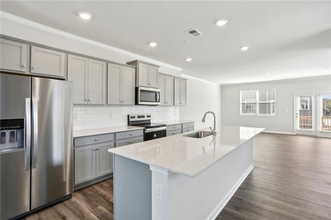 Building Photo - 3648 S Fulton Ave