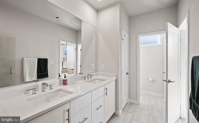 Building Photo - 22143 Penelope Heights Terrace