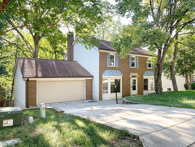 Building Photo - 15723 Edgewood Dr