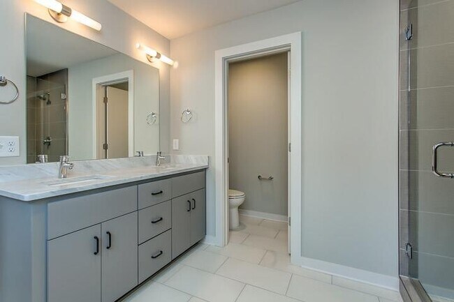 Building Photo - Contemporary East Nashville Home.   MOVE IN SPECIAL $500 OFF ONE MONTH'S RENT