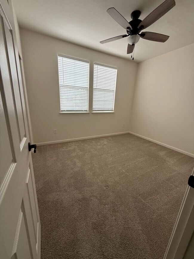 Building Photo - 3 Bedroom, 3.