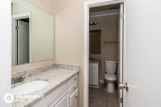 Building Photo - 211 Sterling Ridge Dr