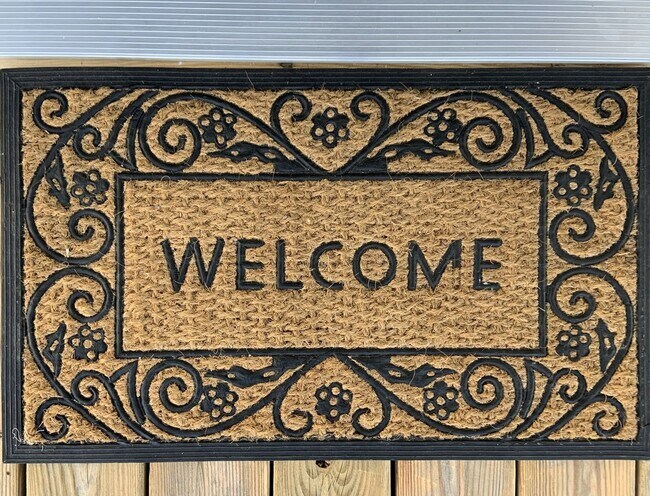 Building Photo - Beautiful updated 2 bedroom and 1 bathroom in Old Southwest Roanoke