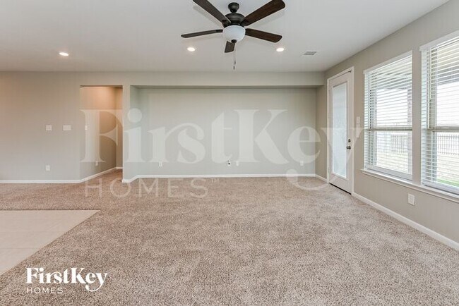 Building Photo - 25322 Squire Knoll St