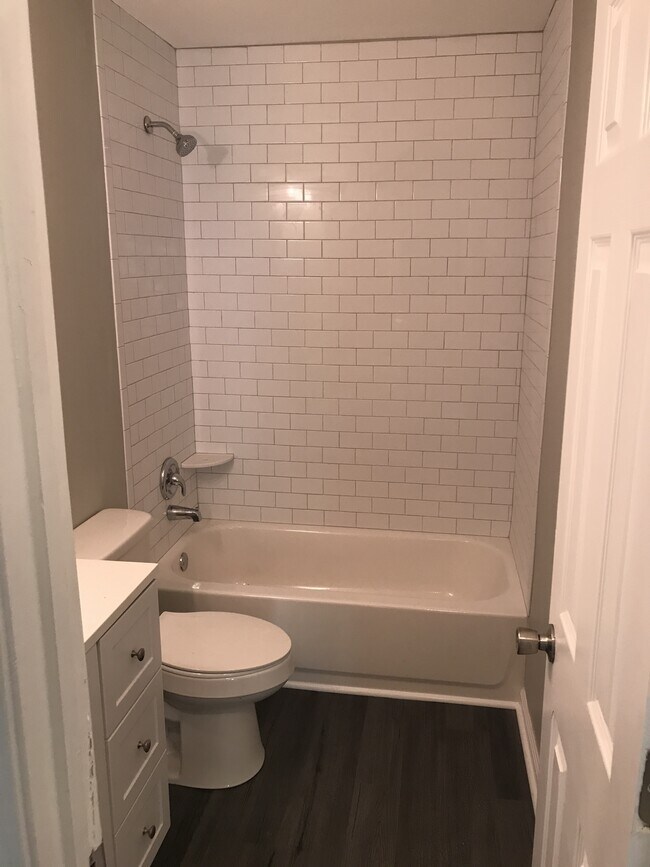 Building Photo - 1085 Garibaldi St SW