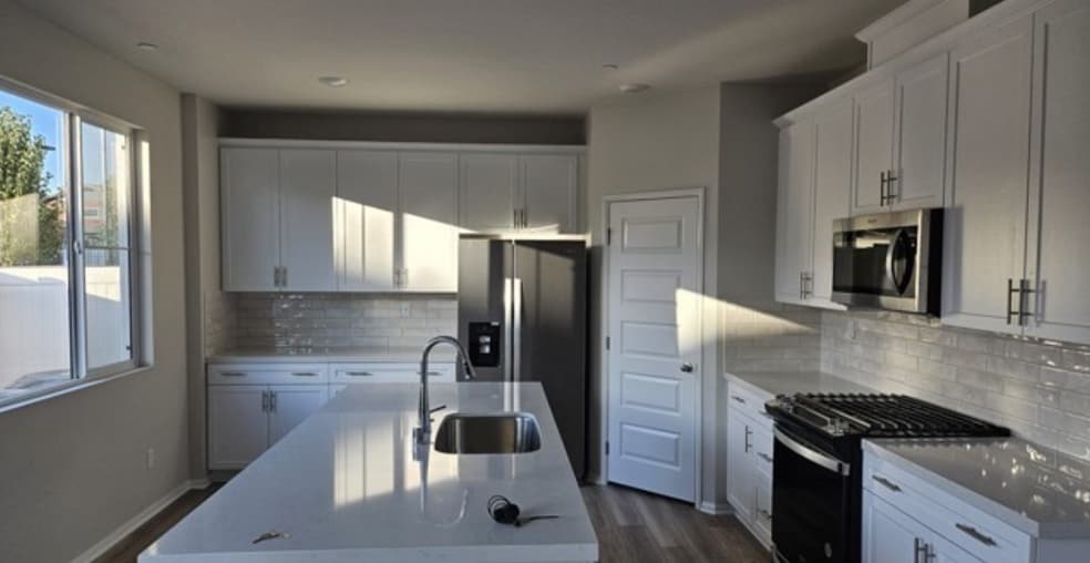 Building Photo - 40430 Melrose Dr