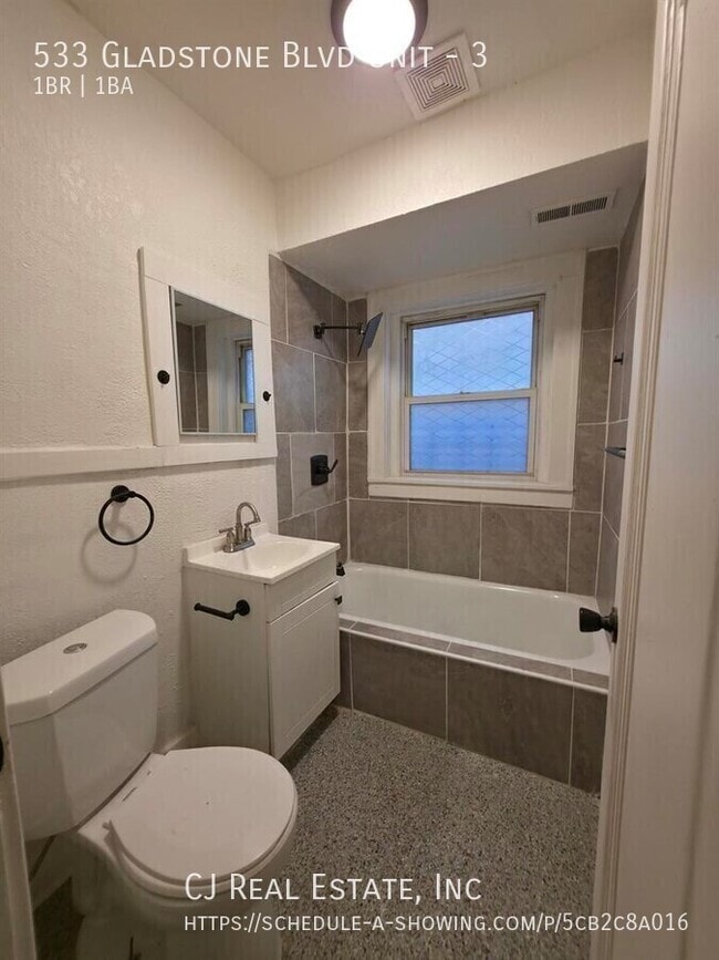 Building Photo - 533 Gladstone Blvd