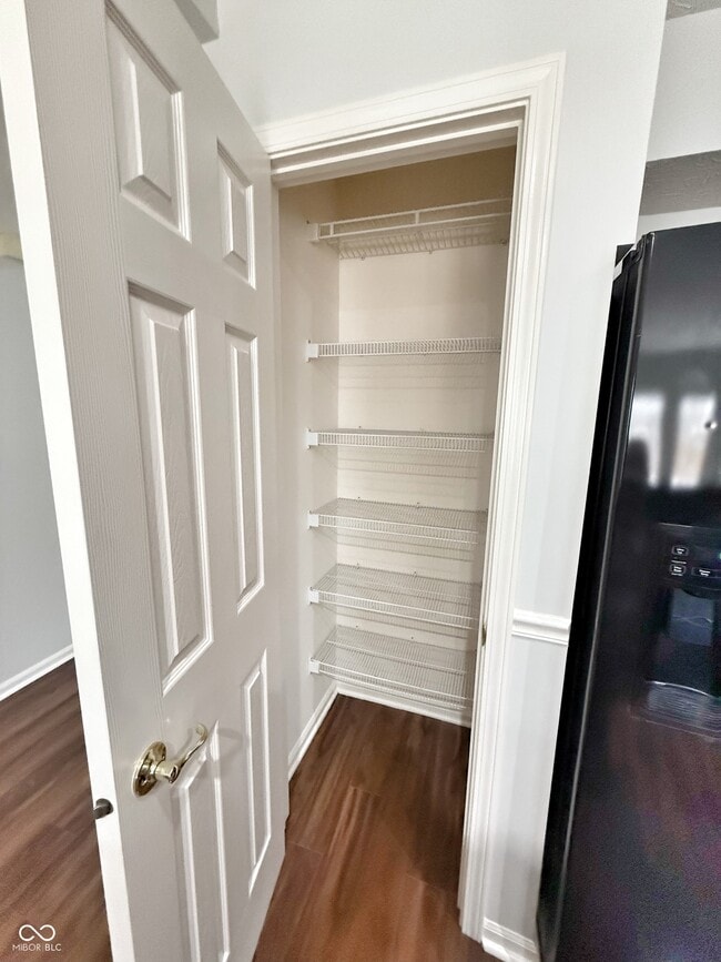 Building Photo - 878 Woodgate Ln