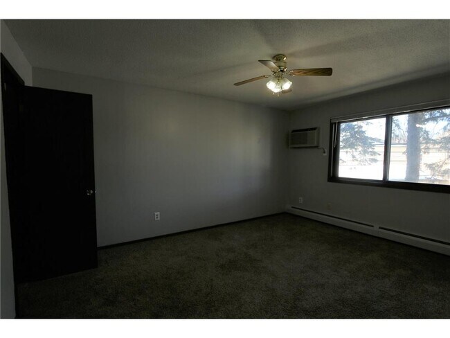 Building Photo - 3620 E 42nd St