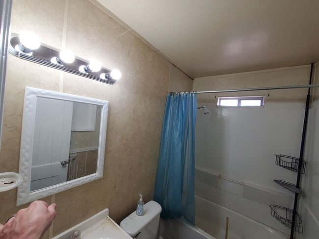 Building Photo - Remodeled 3-bedroom 1 bath home with large fenced in back yard!