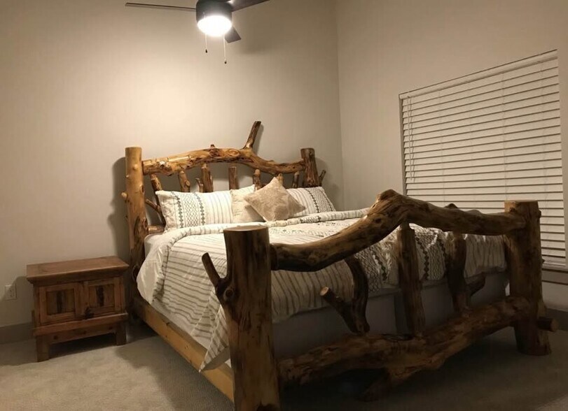 Building Photo - 106 Broken Pine Ln