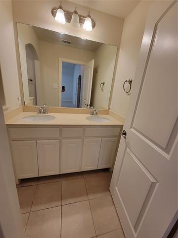 Building Photo - 4667A Rhett Ln