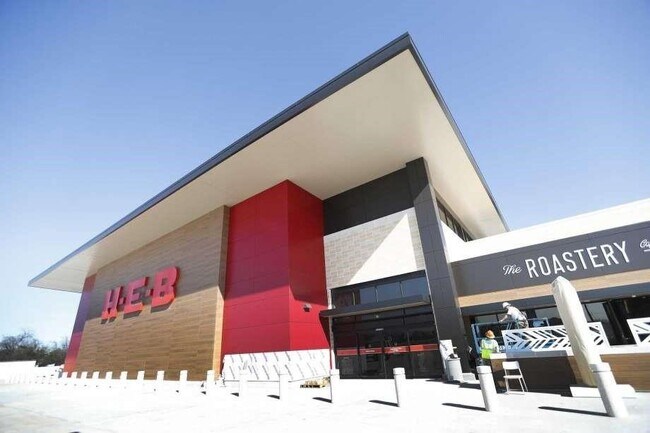 Building Photo - 2626 Couch St