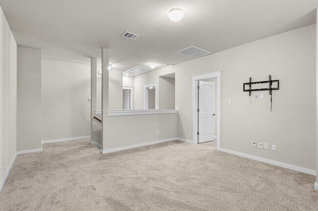 Building Photo - 17200 Leafroller Dr