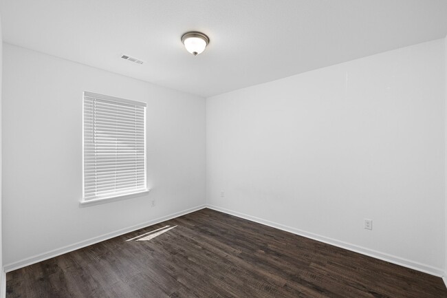 Building Photo - New Townhome For Only $1,399!